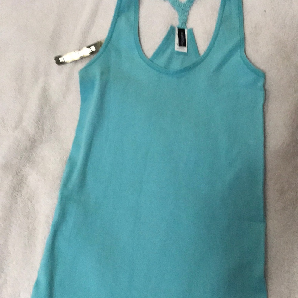 Three Tank Tops - Picture 4 of 7